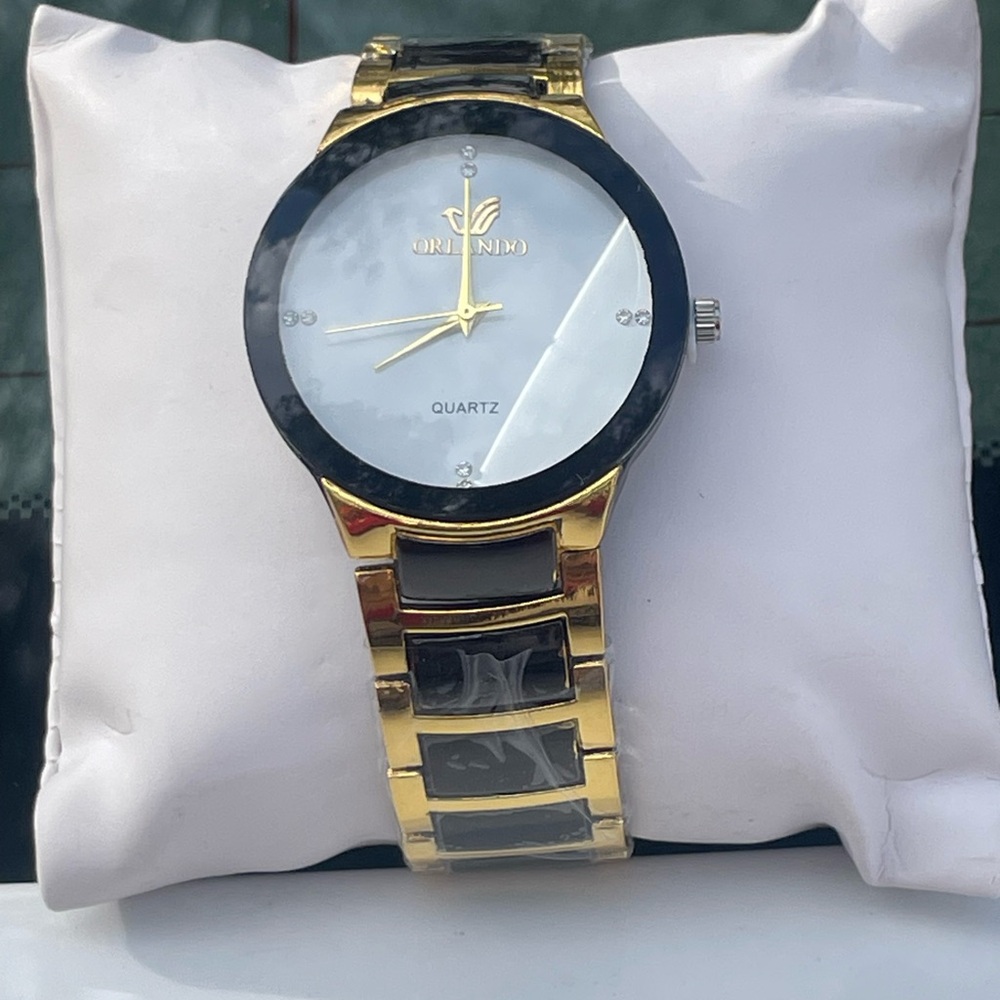 Men's Two Tone Black and Gold Quartz Watch New/Never Worn - Picture 2 of 4
